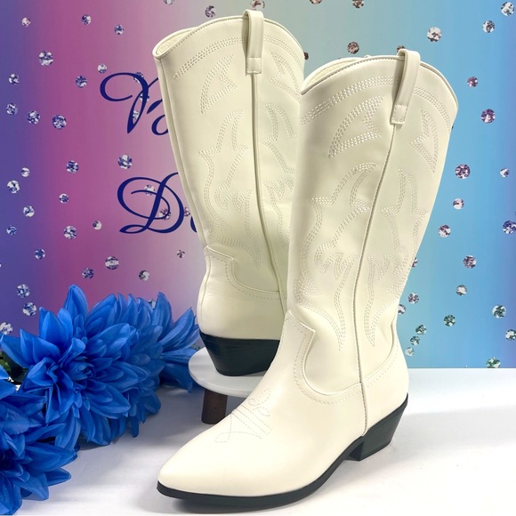 🤠WINTER WHITE WESTERN BOOTS - Picture 2 of 10